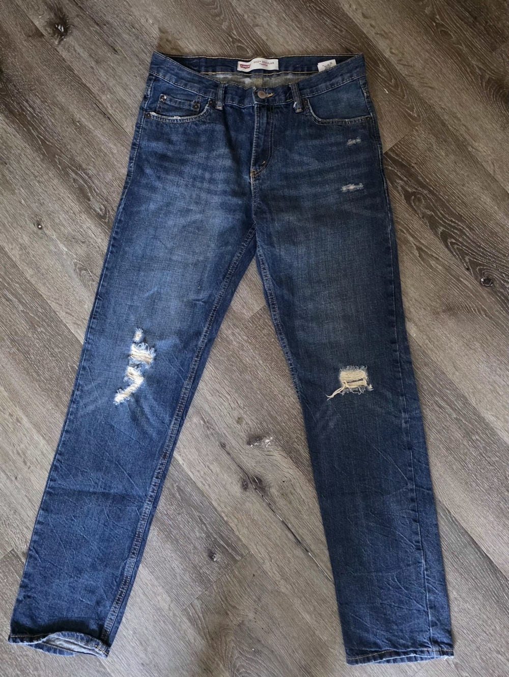 Levis - Picture 2 of 6